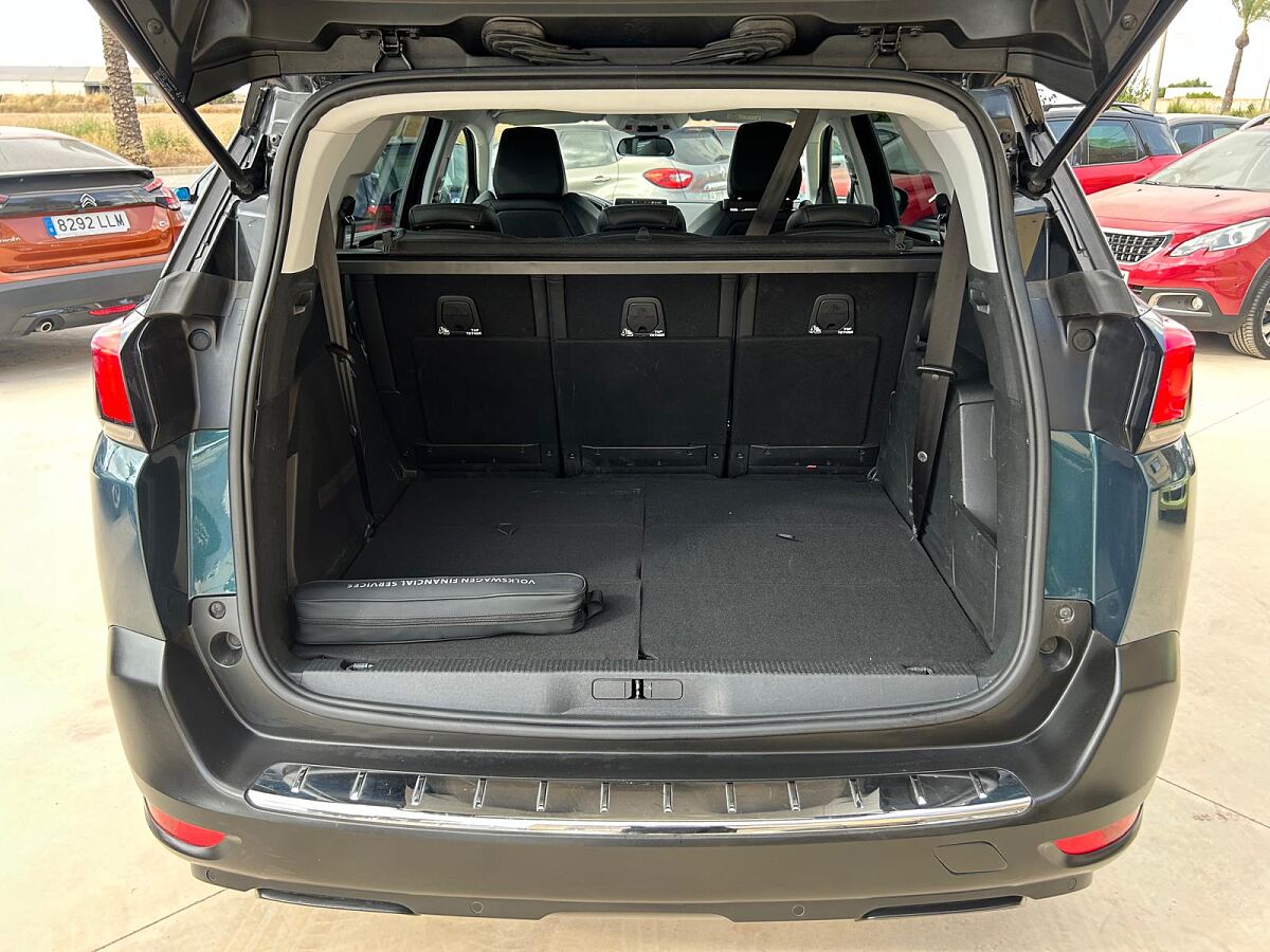 PEUGEOT 5008 ALLURE 1.2 E-THP AUTO SPANISH LHD IN SPAIN 56K 7 SEATS SUPERB 2020